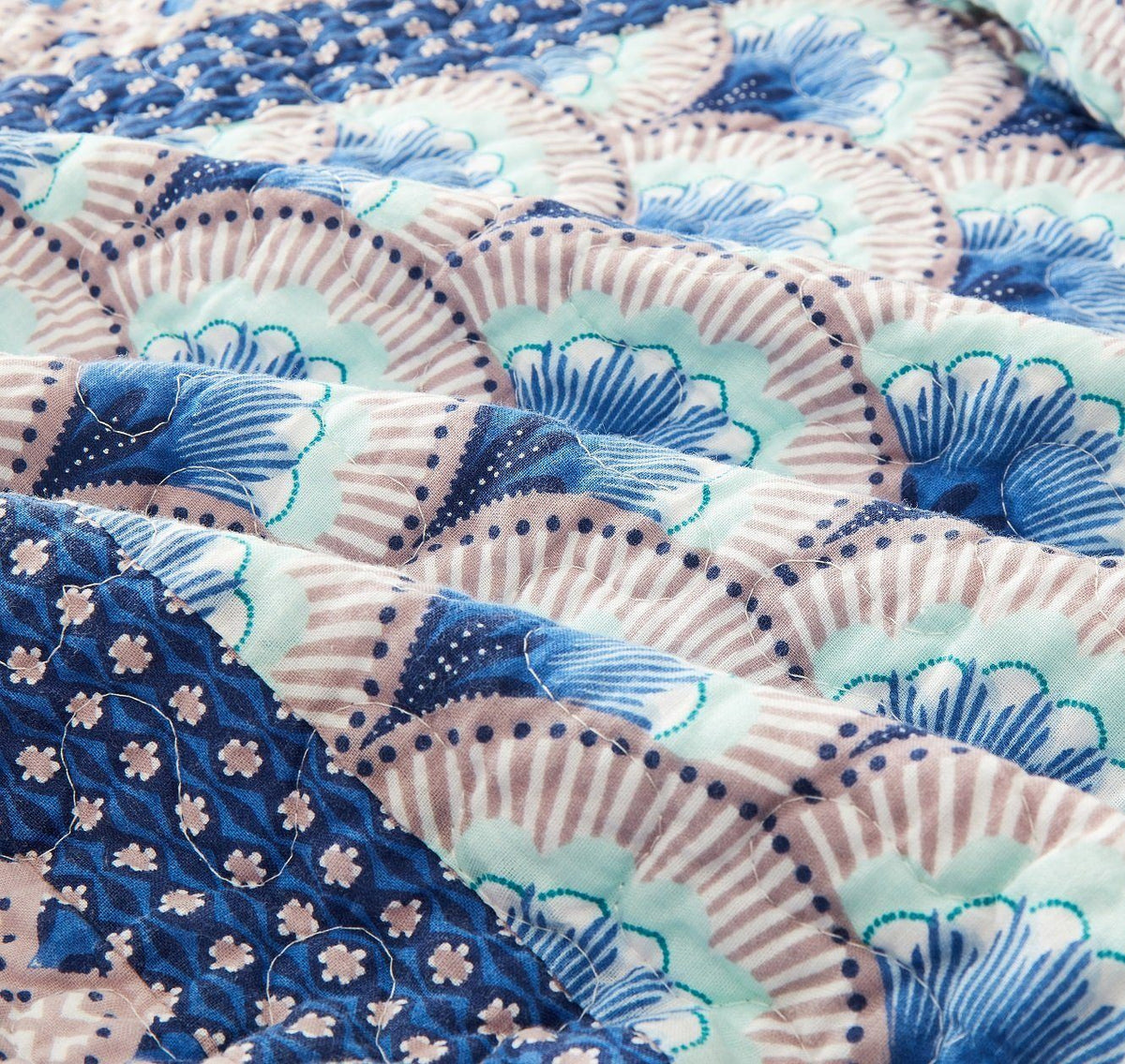 DaDa Bedding Mediterranean Blue Mint Patchwork Quilt Set