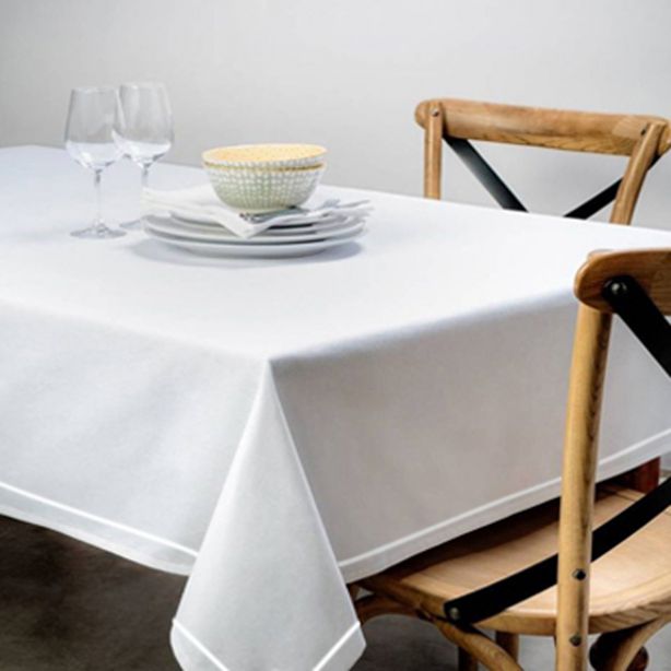 Single Embroidery Border Sateen Poly Cotton Solid Table Cloth